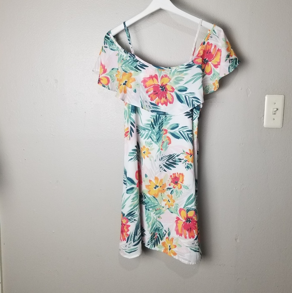 Mary & Mabel floral cold shoulder dress si…